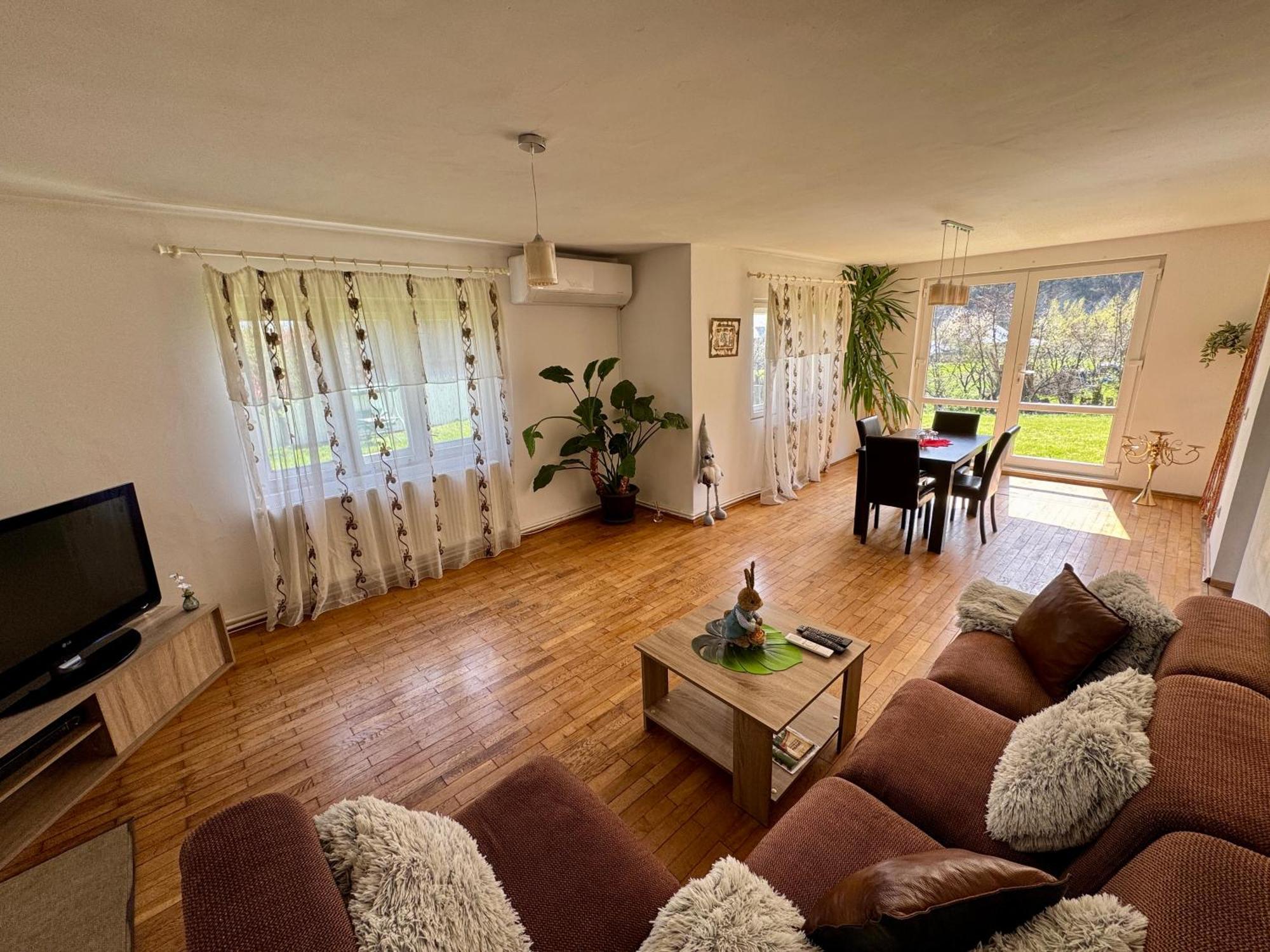 Vila Cozy, Panorama Superba, Gratar Si Relaxare Piatra Neamţ エクステリア 写真